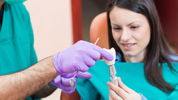 Risk of implant failure three times higher in patients with bruxism