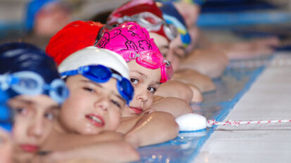 Competitive swimming increases risk of dental erosion Competitive swimming increases risk of dental erosion