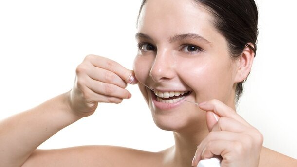 „Zahnseide ist eigentlich nur für Frontzähne geeignet.“