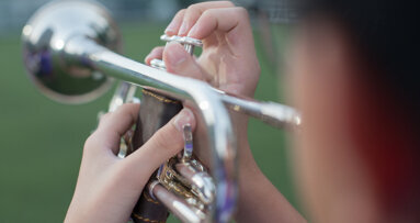 Ce confrère ne nous joue pas du pipeau!