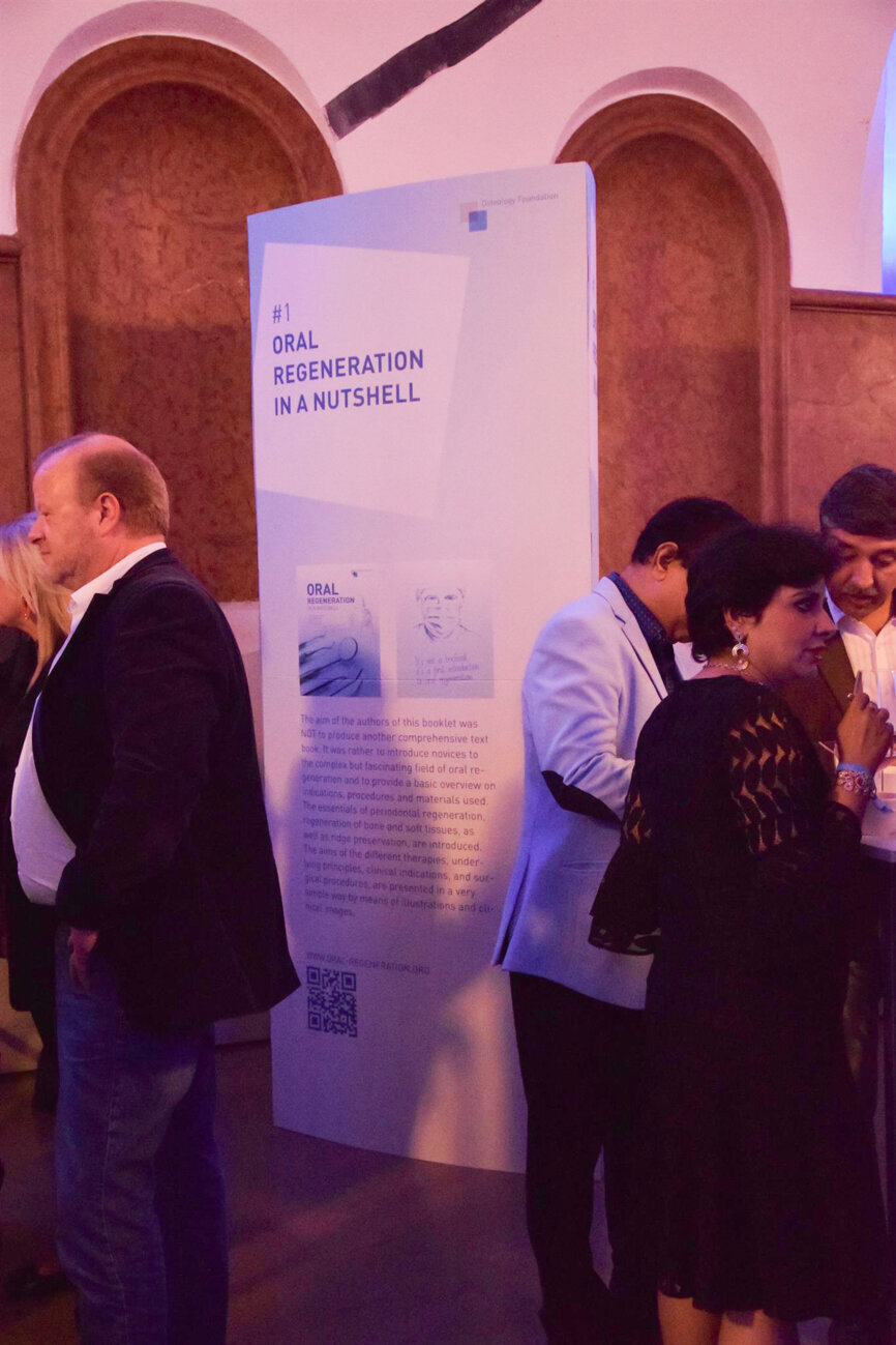 Five educational displays throughout the hall gave attendees facts about oral regeneration. (Photograph: Franziska Beier, DTI) 