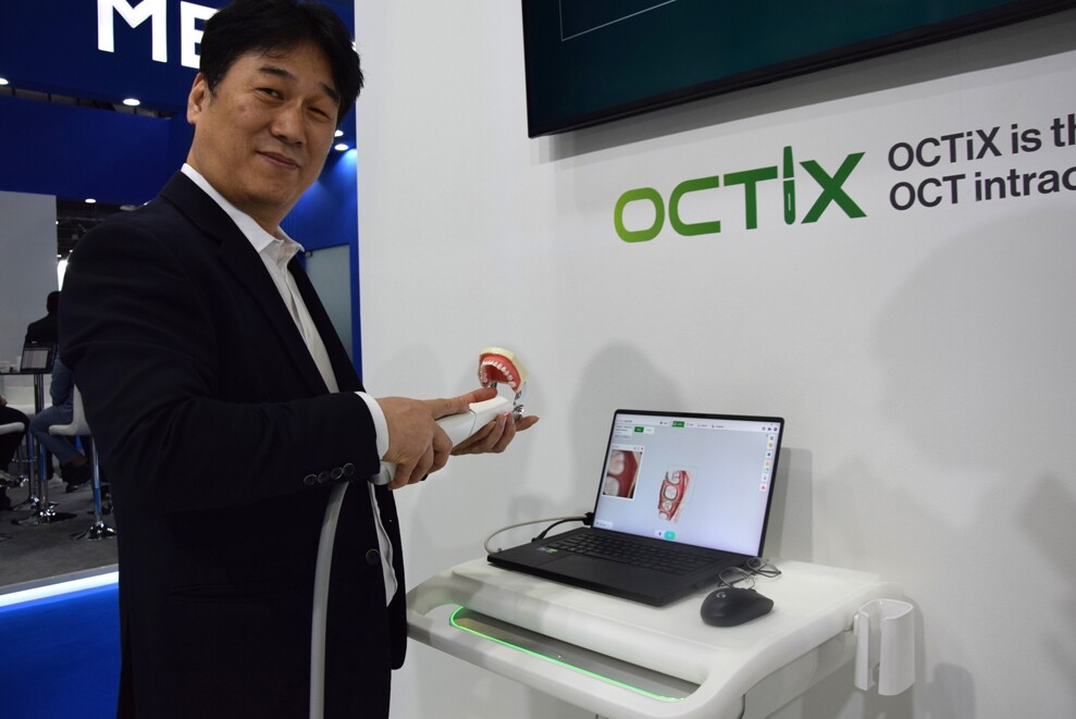 Attendees of AEEDC Dubai can experience product presentations of the OCTiX scanner. 