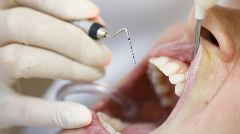 Minimalinvasive parodontale Regeneration mit Emdogain FL
