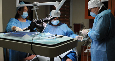 Dr. Ebless Báez, implantólogo e inventor