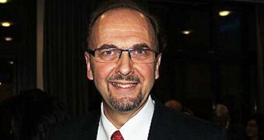 Daniel Buser receives 2013 Nobel Biocare Brånemark Osseointegration Award