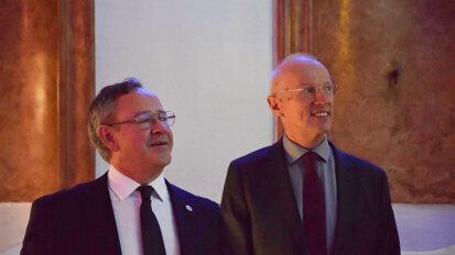 Prof. Mariano Sanz (left) and Prof. Christoph Hämmerle, who is a past president of the foundation. (Photograph: Franziska Beier, DTI)