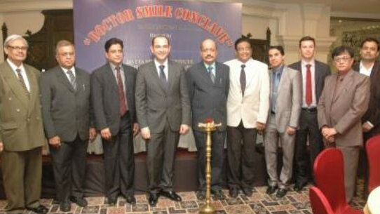 Successo Internazionale del Doctor Smile Conclave in India