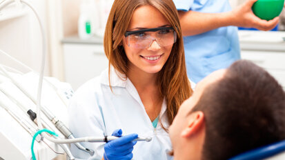 Giovani medici sottopagati. La Fnomceo: “Siamo con voi”