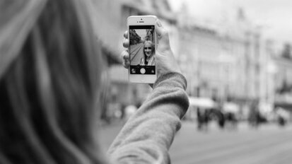Selfietrend zorgt voor stijgende vraag naar gebitscorrecties