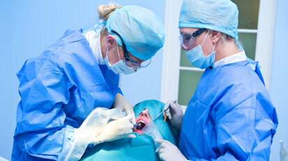 Détection par ultrasons de la fatigue de ciment à base de silicate tricalcique