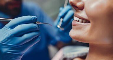 Enhancing cosmetic dental outcomes by using AI