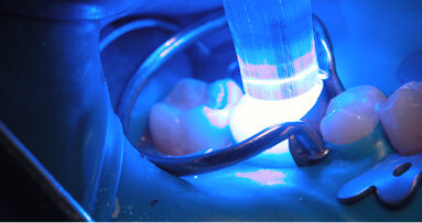 Studie případu řešeného kompozitním materiálem typu bulk-fill: Fill-Up! od COLTENE