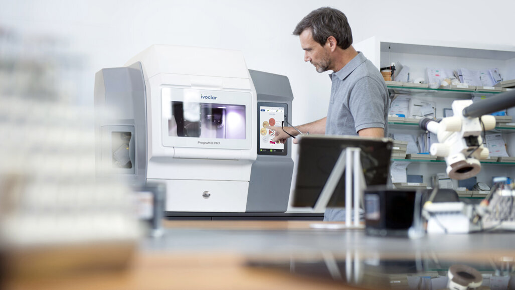PrograWorld: Ivoclar prepares dental laboratories for the digital future
