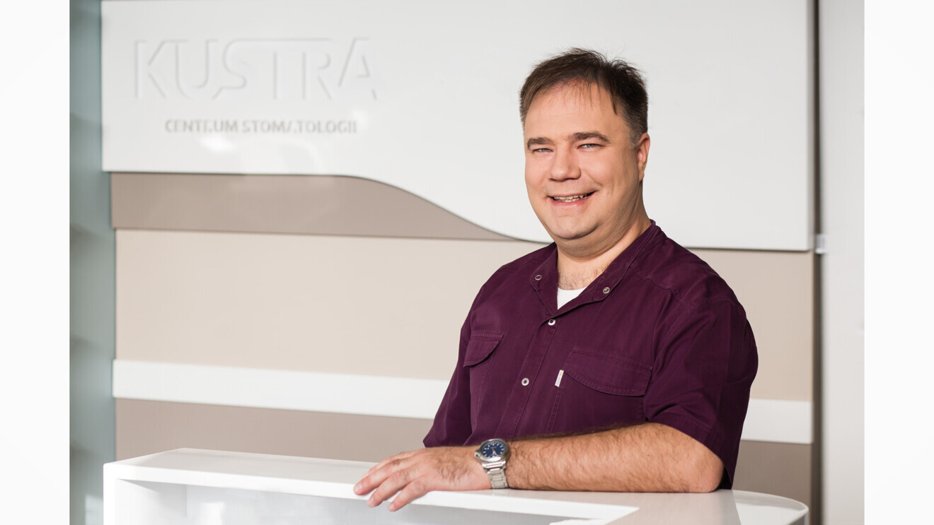 Dr Przemysław Kustra.