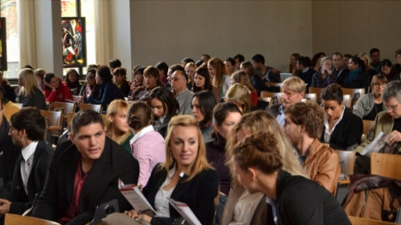 Extraktion-Nonextraktion – eine länderübergreifende Fragestellung