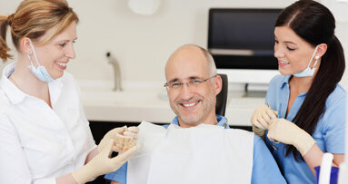 Patienten geben Top-Noten für Behandlungsqualität von Zahnärzten