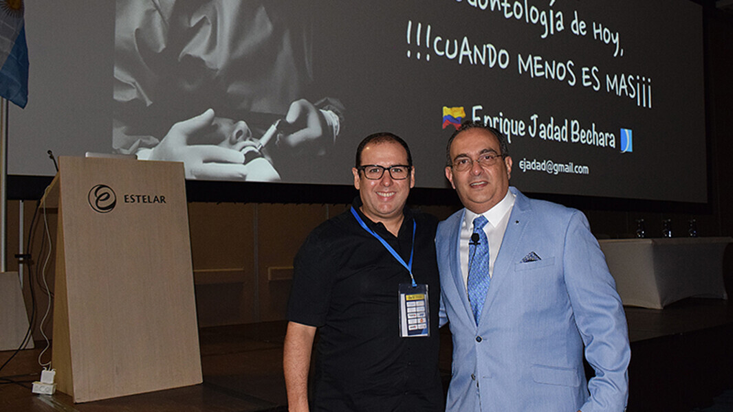 Los doctores Carlos Vélez y Enrique Jadad.