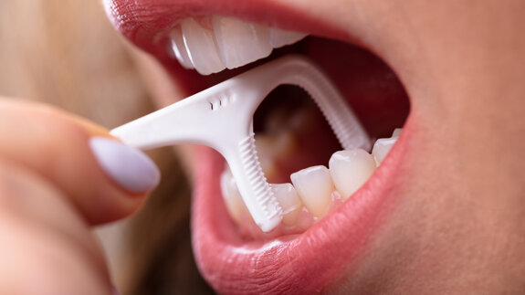 Adults with diabetes who practise interdental cleaning have more stable blood glucose