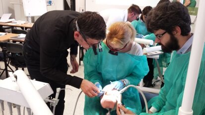 Nowoczesna protetyka „od kuchni” – cykl autorskich szkoleń dr. Marcina Krywulta