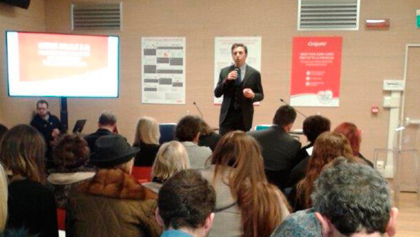 All’Eataly di Milano la Colgate presenta la piramide odontoalimentare, il regolario e un nuovo dentifricio neutralizzatore degli acidi dello zucchero