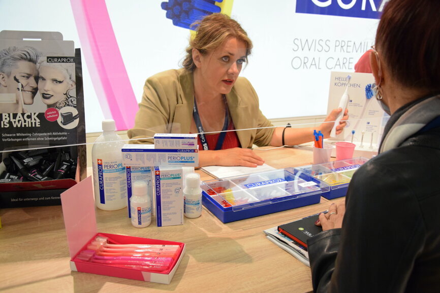 Toothbrushes from CURAPROX not only prevent cleaning damage, but also disorganise and remove plaque optimally. (Image: Dental Tribune International)