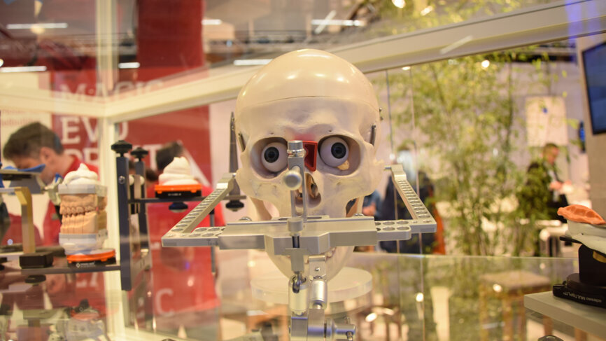 There were no skeletons in the closet at IDS 2023. (Image: Dental Tribune International)
