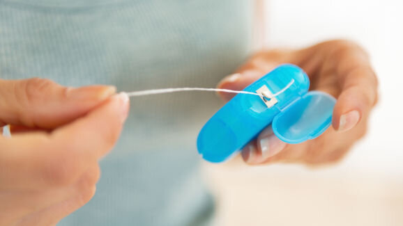 El debate sobre el hilo dental