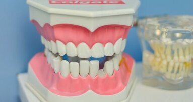 Onderscheid cariës en caviteiten