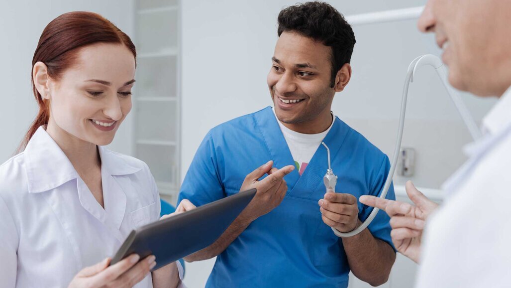 Forderung für beschleunigtes Anerkennungsverfahren ausländischer Zahnärzte