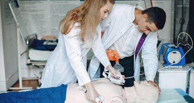 Udzielanie pierwszej pomocy obowiązkiem dla 15 zawodów medycznych