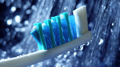 Periodontal disease carries a measurable environmental cost