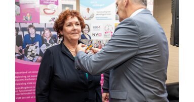 Koninklijke onderscheiding voor NVM-directeur Ellen Bol-van den Hil