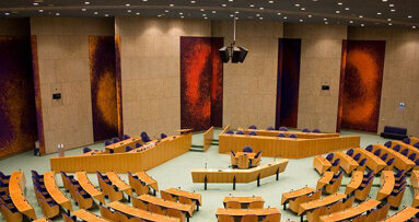 Kamer wil interventieteam mondzorg ouderen