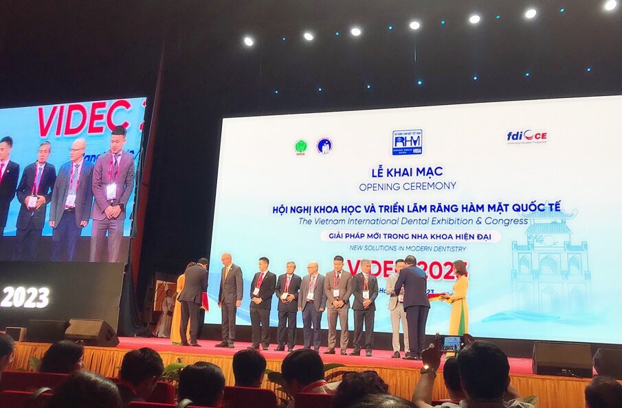 Lê khai mạc triển lãm VIDEC 2023 với sự có mặt của lãnh đạo Hiệp hội nha khoa châu Á