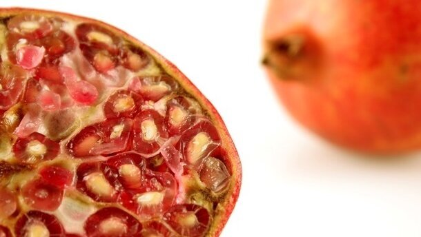 Owoce granatu spowalniają procesy starzenia się organizmu