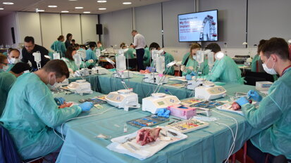 Various companies provided implants and the EAO provided the surgical materials. (Photograph: Franziska Beier, DTI)