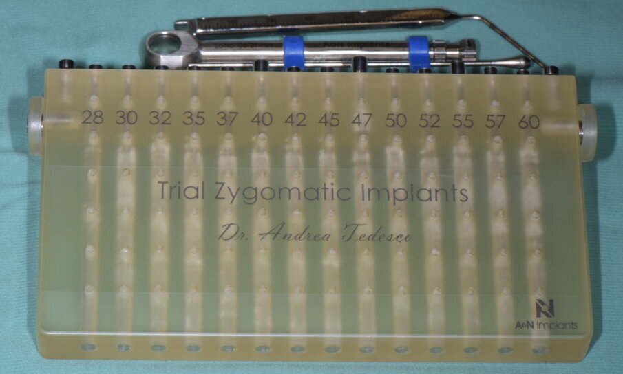 Figg. 16, 17 - Kit demo.