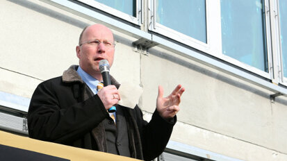 Richtfest für neues Produktionszentrum Richtfest für neues Produktionszentrum