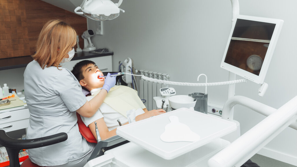 Intra-oral scanning with fluorescence technology shows promise in paediatric caries detection