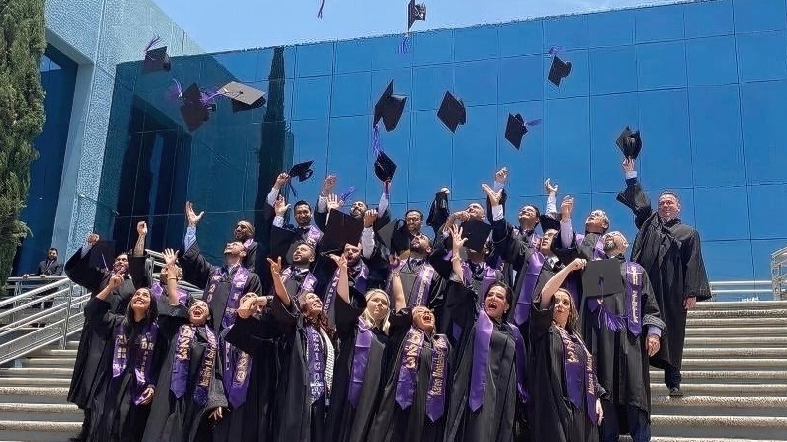 Nueva promoción convalida el título para ejercer en California