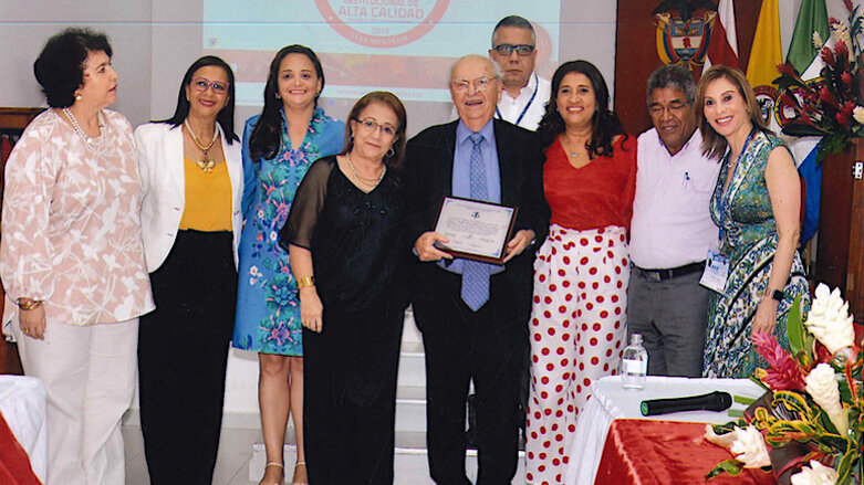 Nuevo reconocimiento a la trayectoria de Herazo Acuña