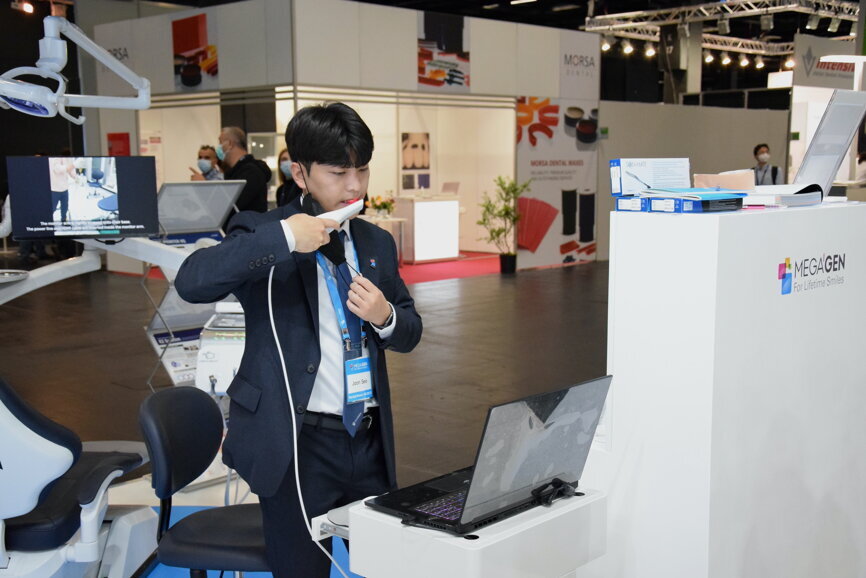 The MegaGen intra oral scanner: A first step to digital dentistry. (Image: Dental Tribune International) 