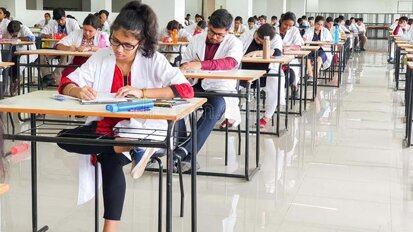 PMDC reviews final arrangements to ensure transparent MDCAT 2025 across Pakistan