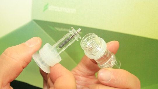 ΣΤΟ ΣΥΝΕΔΡΙΟ ΤΗΣ ΕΑΟ ΕΙΣΑΓΟΝΤΑΙ ΝΕΑ ΕΜΦΥΤΕΥΜΑΤΑ ΚΙ ΥΛΙΚΑ ΑΠΟ ΤΗΝ ΕΤΑΙΡΕΙΑ STRAUMANN