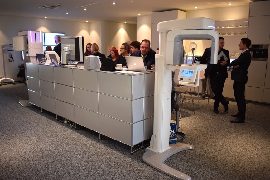 Dentsply Sirona stellten sich bei der Fachausstellung vor... © DTI