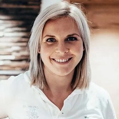 Dr. Johanna Herzog Dr. Johanna Herzog
