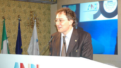 Prada intervistato da Striscia la Notizia