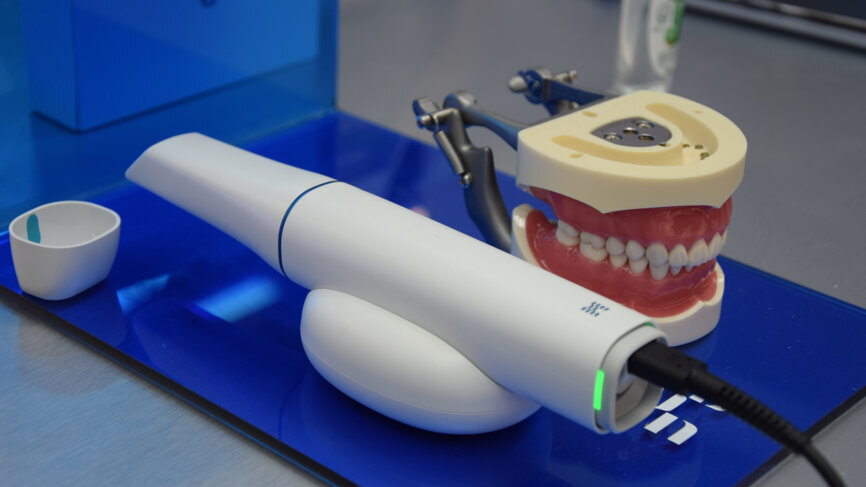 The Medit i900’s compact unibody design ensures increased comfort and good hygiene.