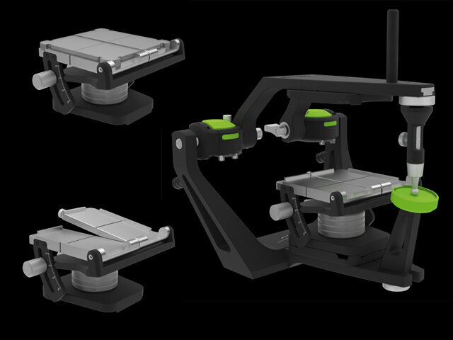 PlanePositioner®, který je vybaven průhlednou deskou používanou k umístění horního modelu do artikulátoru a zaznamenání individuální okluzní roviny a laboratorní artikulátor PS1