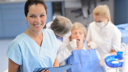 Zahnmedizin in Deutschland schafft 878.000 Arbeitsplätze Zahnmedizin in Deutschland schafft 878.000 Arbeitsplätze